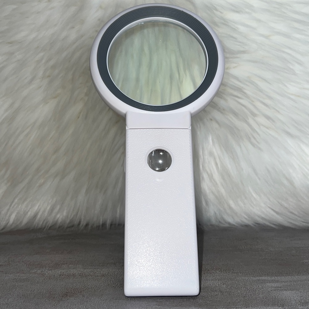 KIBTOY 18 LED Magnifier - Picture 5 of 7